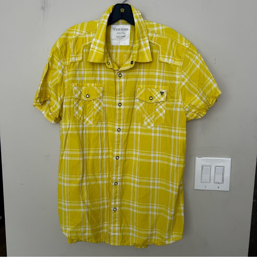 Guess Men's Bright Yellow
Checkered Cotton Shirt short sleeve size
XXL